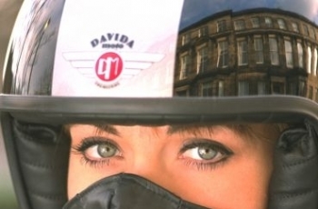 Gunakan Masker Agar Terhindar dari Debu/britishmotorcyclegear.com