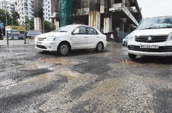 Jaga jarak. (thetelegraphindia.com)
