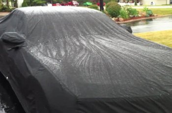 Gunakan Cover Mobil. (YouTube)