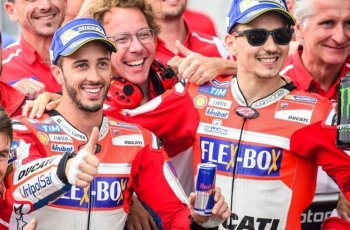 Andrea Dovizioso dan Jorge Lorenzo. (autos.id)