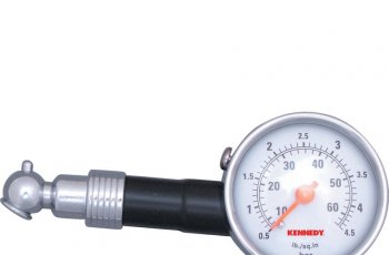 Tire Pressure Gauge Untuk Memeriksa Tekanan Angin. (cromwell)