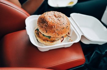 Atur Porsi Makan. (Pexels)