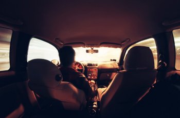 Tetap di Dalam Mobil. (pixabay)