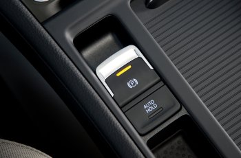 Rem tangan otomatis (carwow.co.uk)