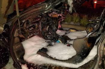 Hypercar McLaren Senna terbakar. (Carscoops)