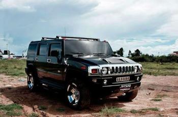 Hummer H2. (pinterest)