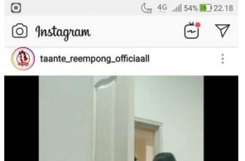Prank wanita lepas handuk di depan driver ojol. (Instagram/@taante_reempong_officiaall)