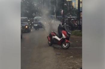 Yamaha NMax terbakar. (Facebook/Guruh Putro)