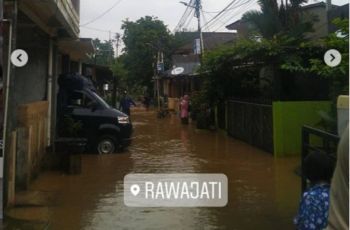 Daerah Rawajati kembali terkena dampak banjir (Instagram/jktinfo)