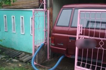 Cara menggeber mesin Isuzu Panther yang bikin salah fokus. (Facebook/Yudi Darwanto)