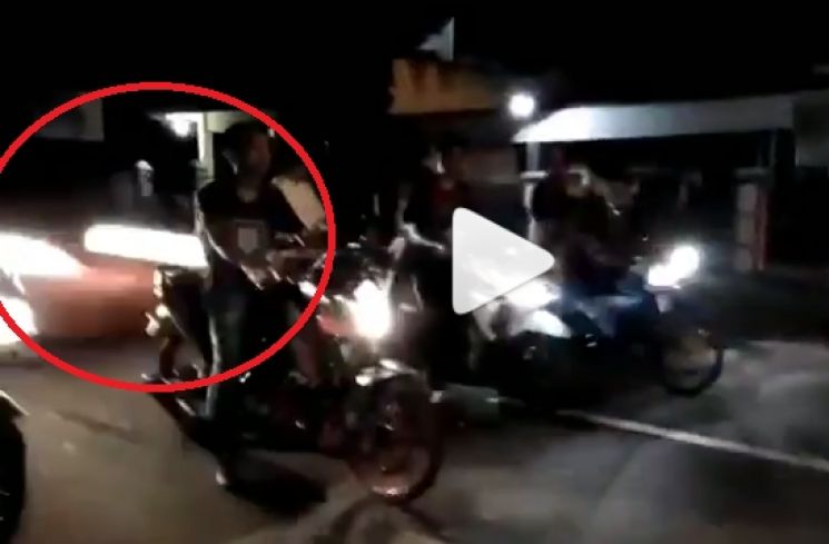 Pembalap kena seruduk pemobil saat akan melakukan start balap liar(Instagram/crash_balapmotor)