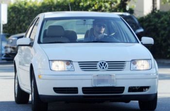 Justin Timberlake di dalan VW Jetta. (peoplemagazine.co.za)