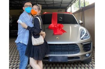 Laura Theux bersama pasangannya, Tammy berikan kejutan (Instagram-laura_theux)
