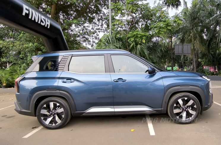 Spesifikasi Mitsubishi Destinator, SUV yang diluncurkan di Jakarta, Jumat (17/7/2025), menunjukkan ia dirancang untuk mengisi celah strategis antara Xpander dan Pajero Sport. [Mobimoto.com/Liberty Jemadu]