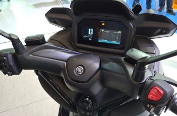 Komparasi Fitur Canggih : Honda ADV160 vs Yamaha NMAX 155